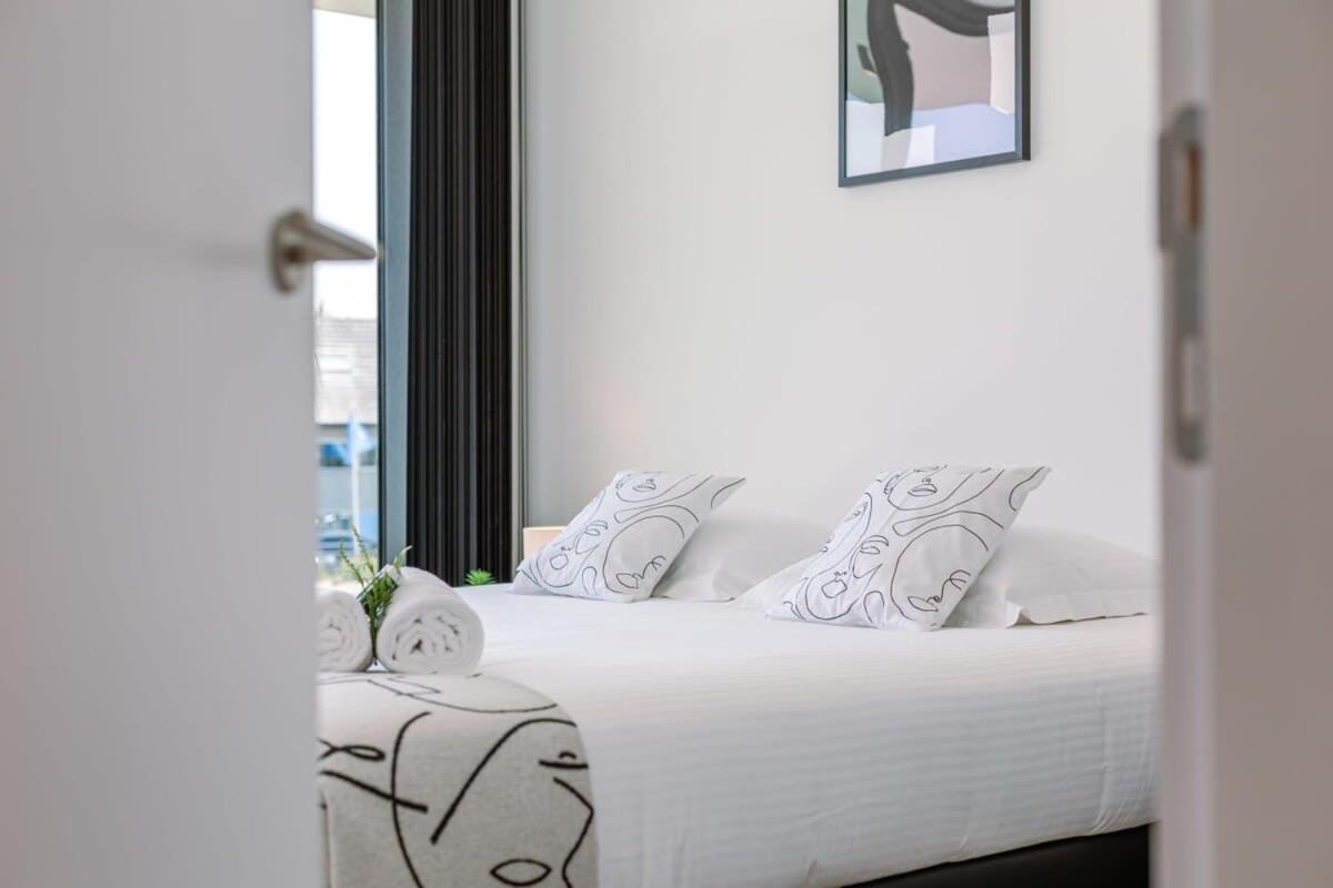 New, Luxurious And Modern Apartment With Private Parking Коксейде Екстер'єр фото