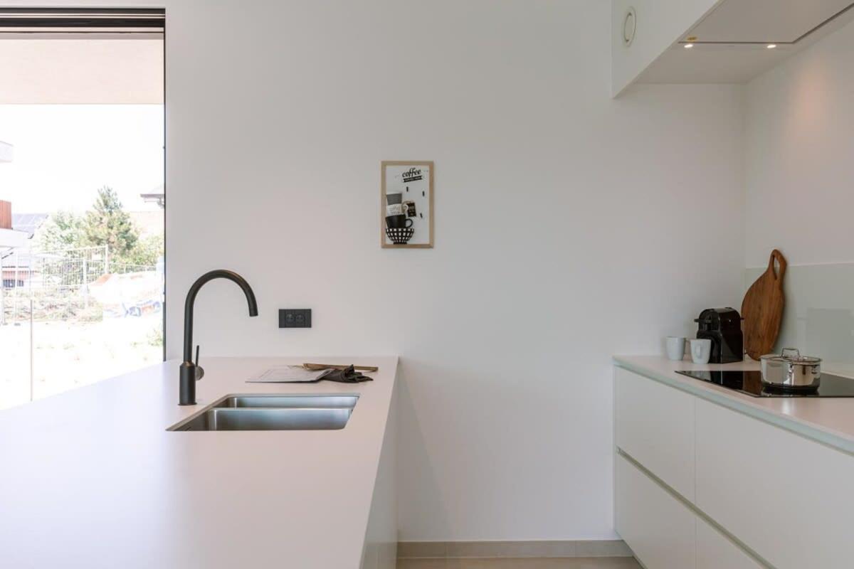 New, Luxurious And Modern Apartment With Private Parking Коксейде Екстер'єр фото