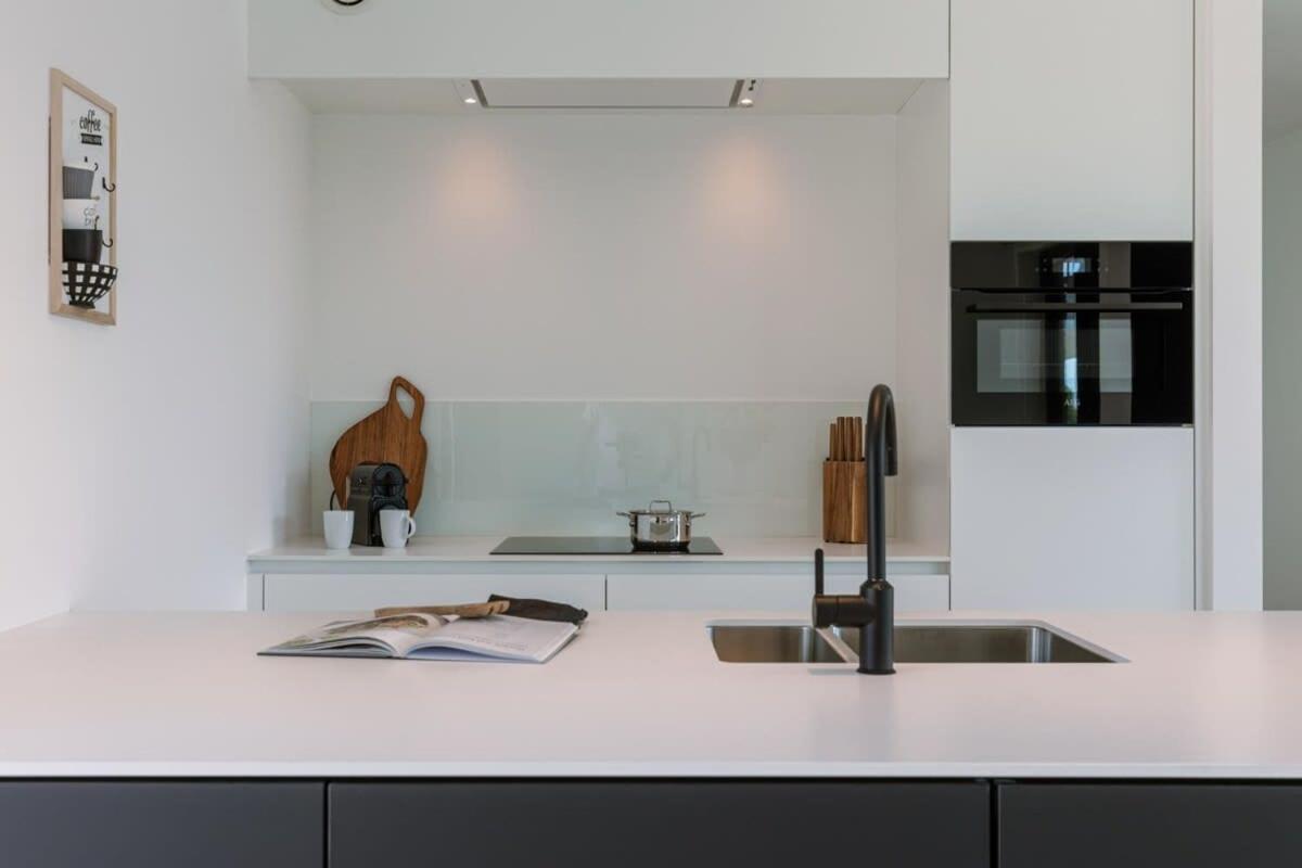 New, Luxurious And Modern Apartment With Private Parking Коксейде Екстер'єр фото