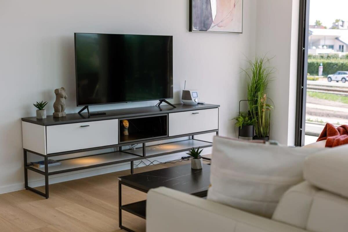 New, Luxurious And Modern Apartment With Private Parking Коксейде Екстер'єр фото